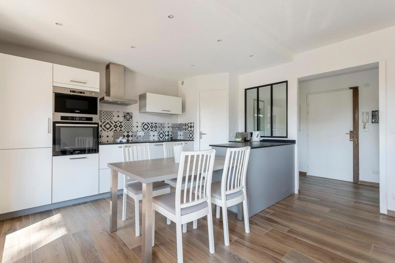 Suite Granges En Rez-De-Jardin Pour 4 Voyageurs Lyon Buitenkant foto
