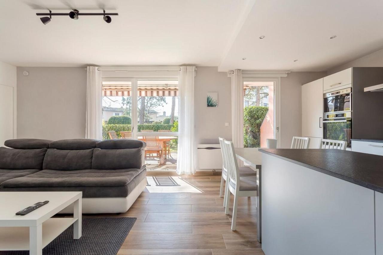 Suite Granges En Rez-De-Jardin Pour 4 Voyageurs Lyon Buitenkant foto