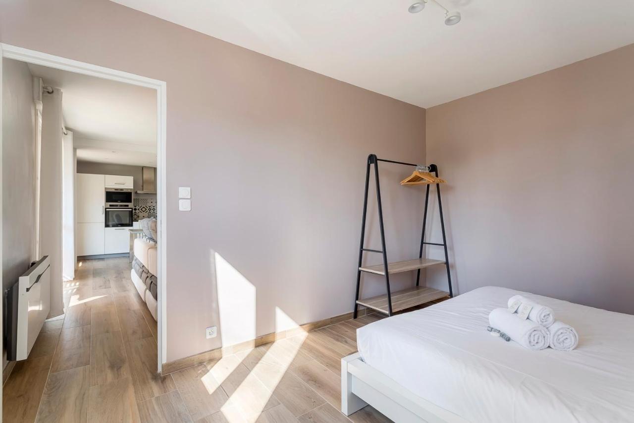 Suite Granges En Rez-De-Jardin Pour 4 Voyageurs Lyon Buitenkant foto