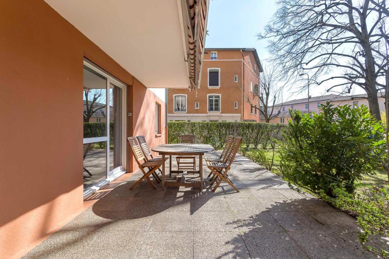 Suite Granges En Rez-De-Jardin Pour 4 Voyageurs Lyon Buitenkant foto