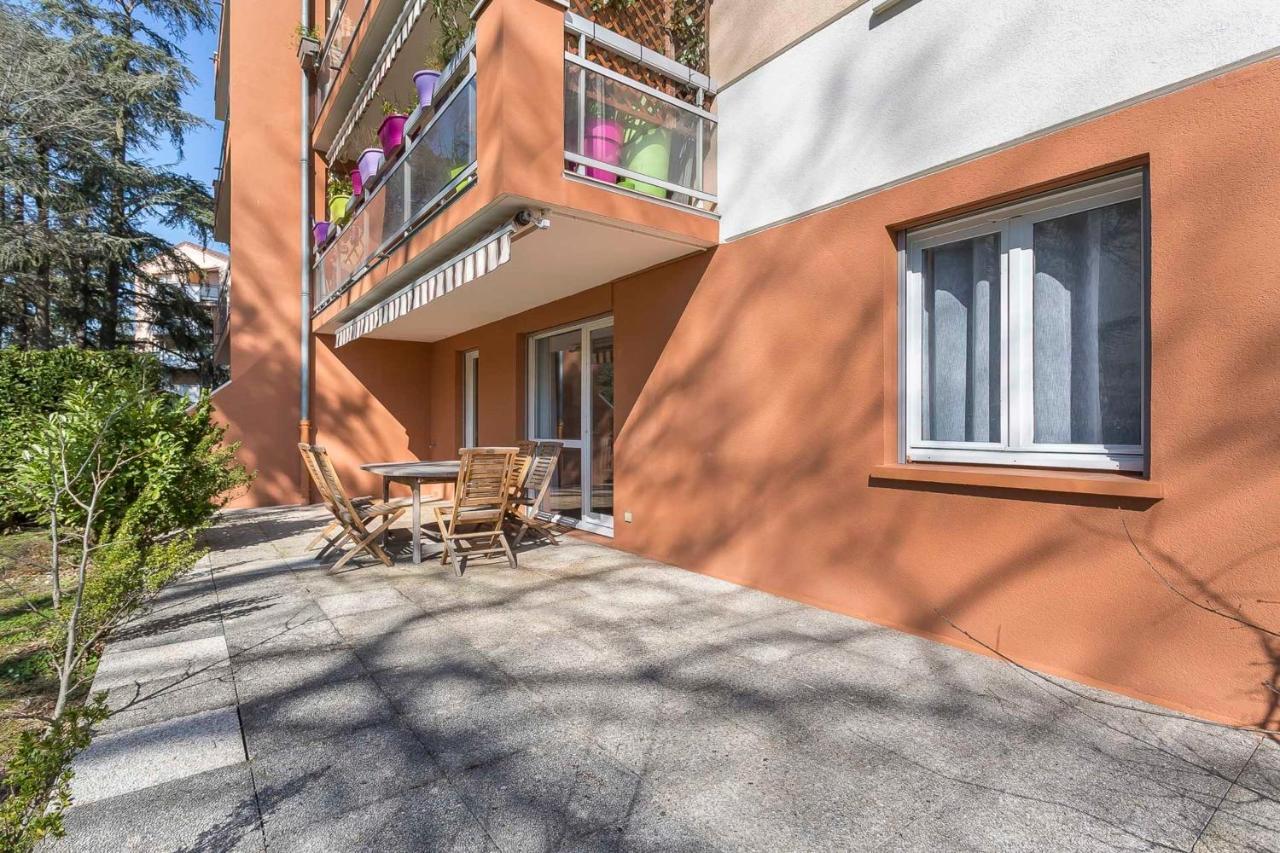 Suite Granges En Rez-De-Jardin Pour 4 Voyageurs Lyon Buitenkant foto