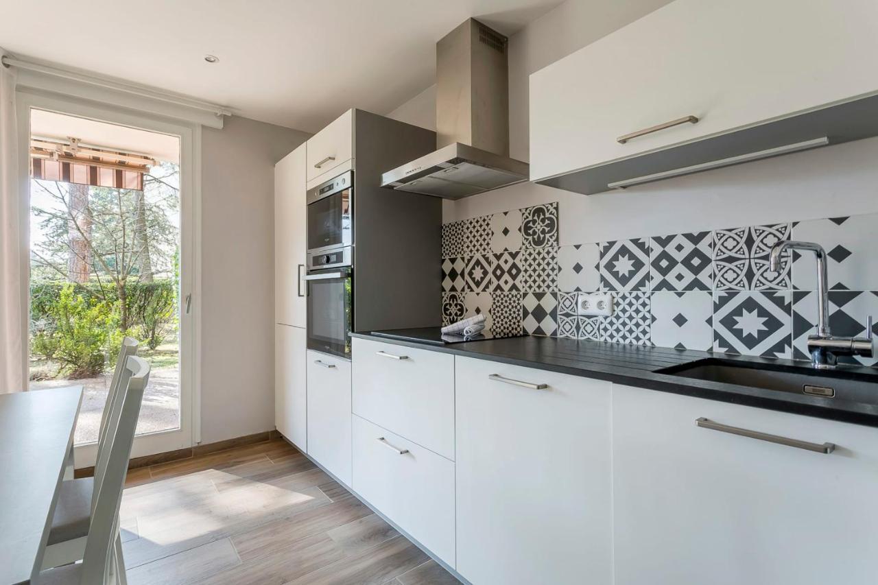 Suite Granges En Rez-De-Jardin Pour 4 Voyageurs Lyon Buitenkant foto
